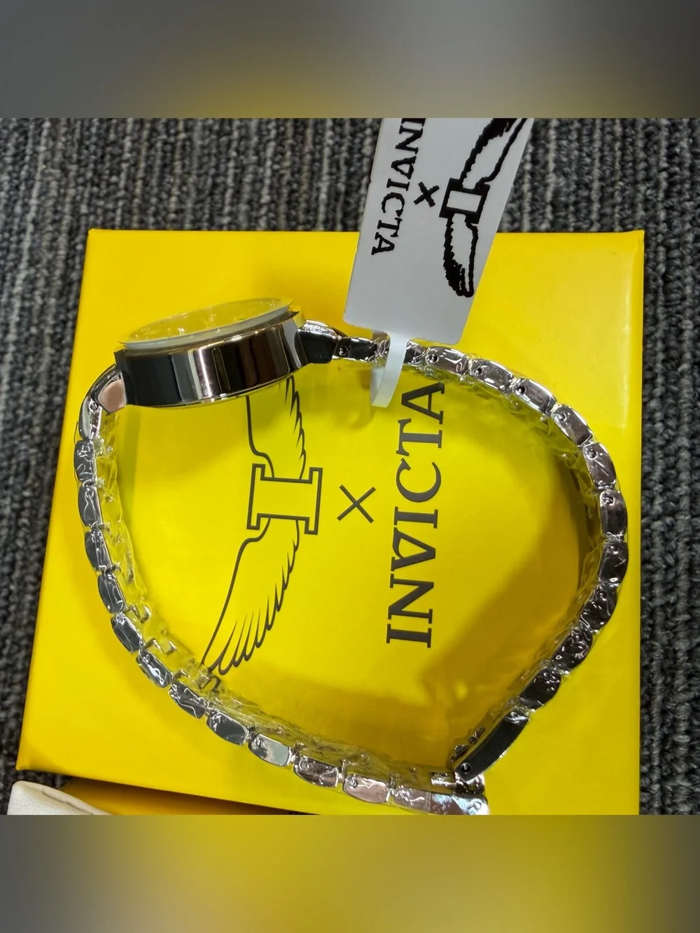 Invicta 69069 model